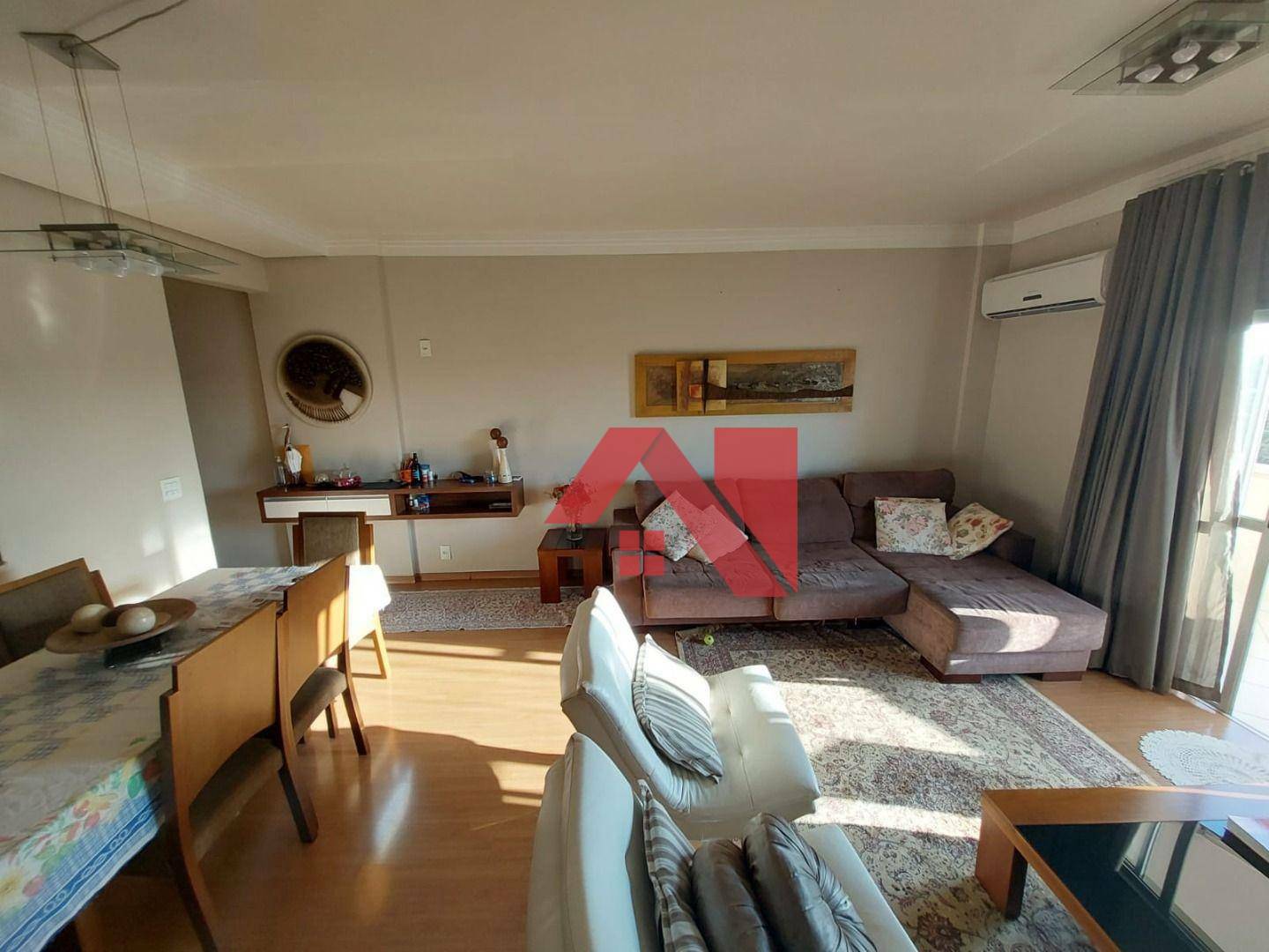 Apartamento à venda com 3 quartos, 116m² - Foto 1