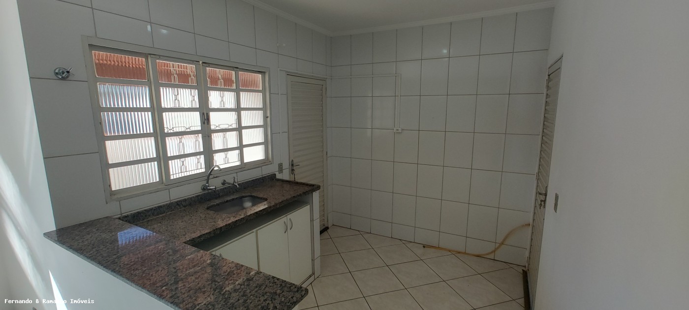 Casa para alugar com 2 quartos, 151m² - Foto 6