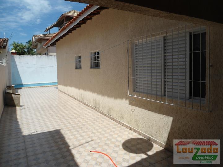 Casa à venda com 3 quartos, 330m² - Foto 2