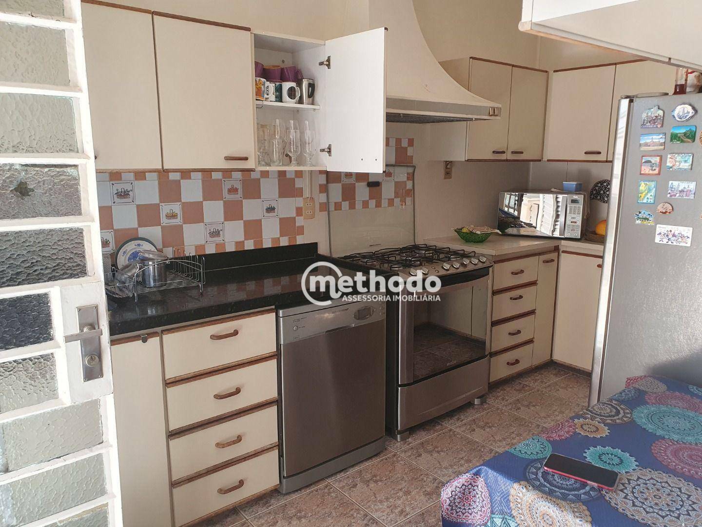 Casa à venda com 3 quartos, 231m² - Foto 18