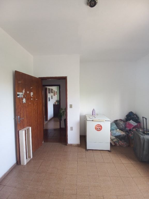 Casa à venda com 3 quartos, 180m² - Foto 8