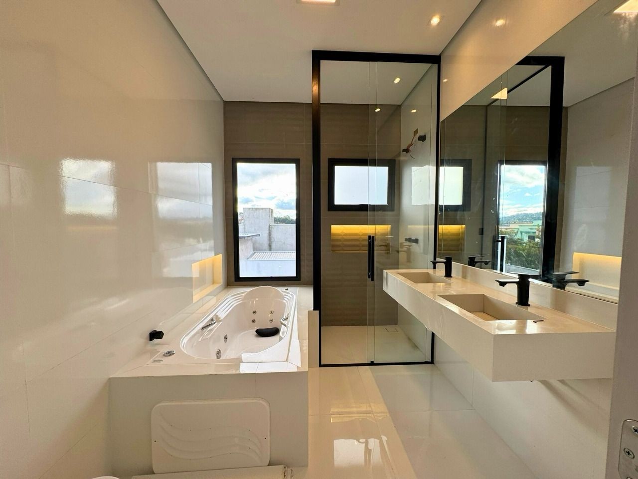 Casa à venda com 3 quartos, 151m² - Foto 4