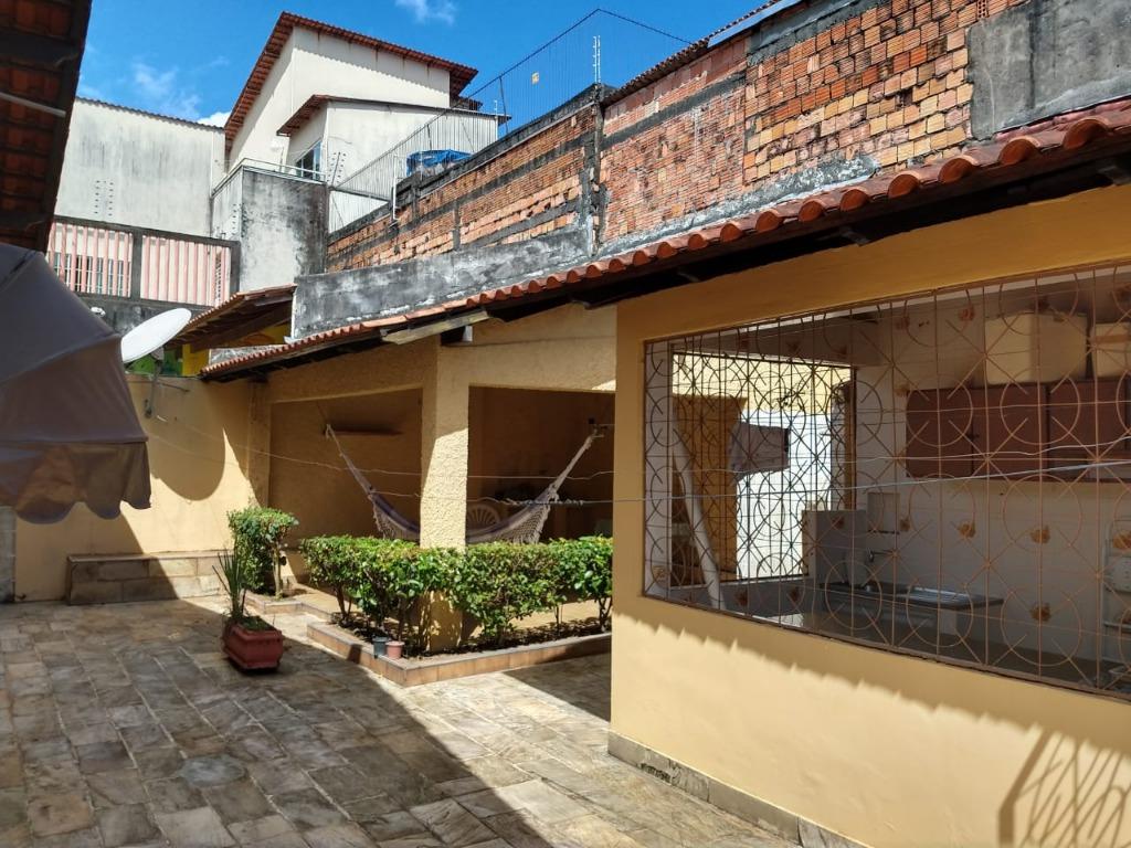 Casa à venda com 3 quartos, 188m² - Foto 2