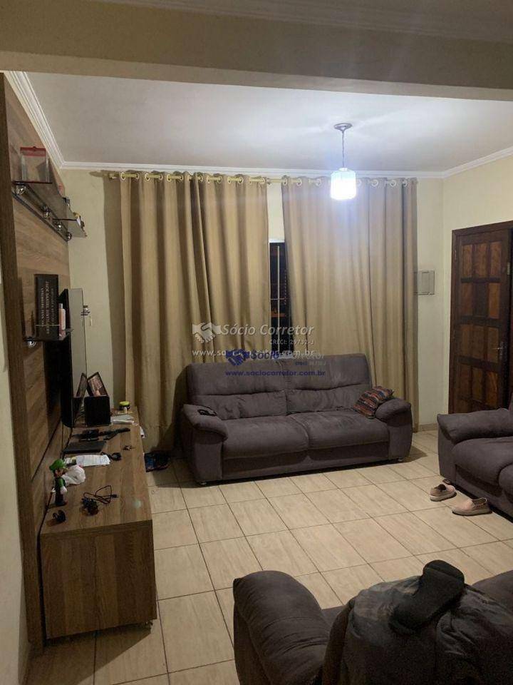 Sobrado à venda com 3 quartos, 200m² - Foto 2