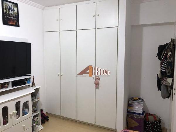 Apartamento à venda com 2 quartos, 69m² - Foto 8