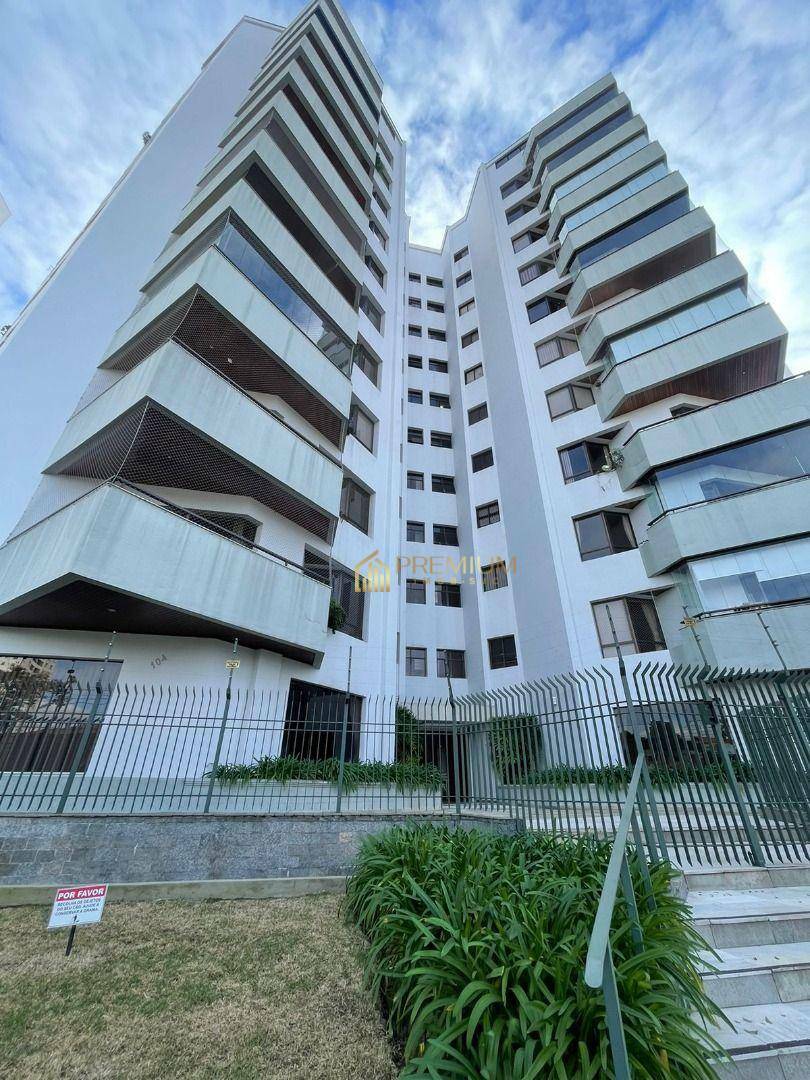 Apartamento à venda com 3 quartos, 215m² - Foto 1