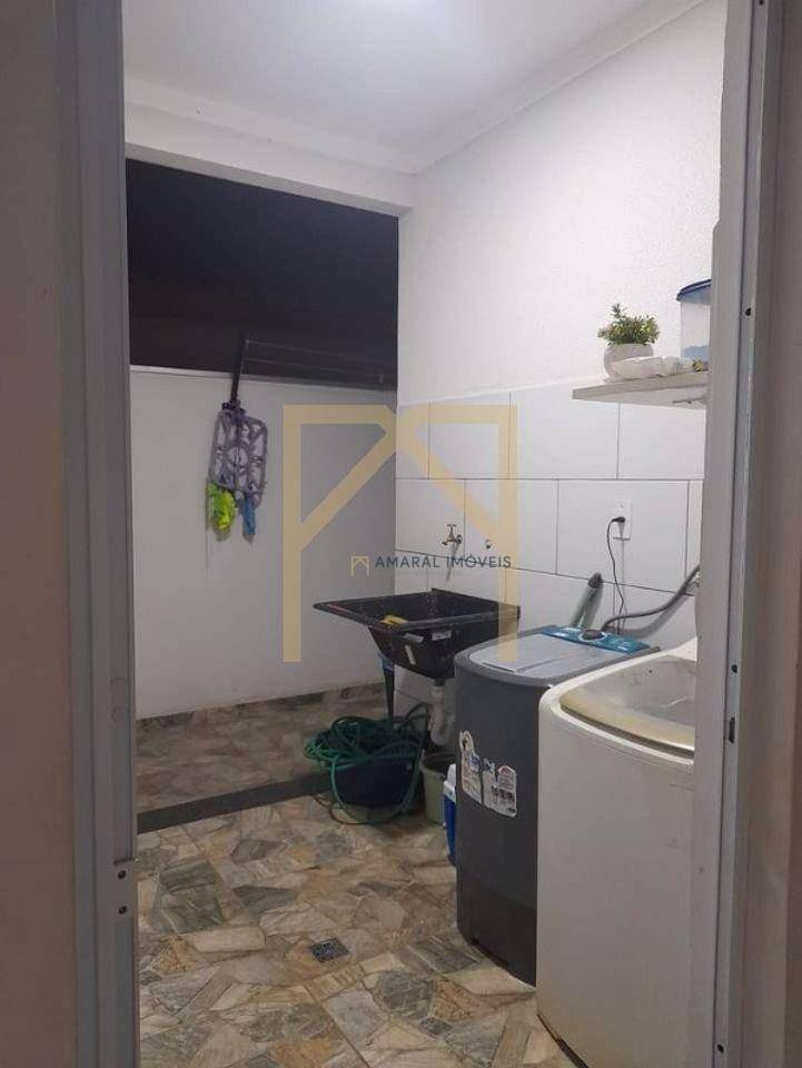 Casa à venda com 2 quartos, 120m² - Foto 5