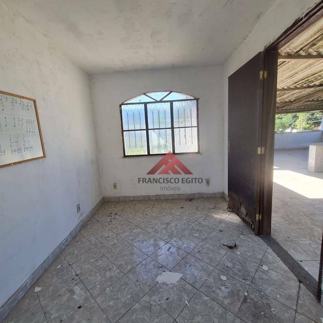 Casa à venda com 5 quartos, 130m² - Foto 14