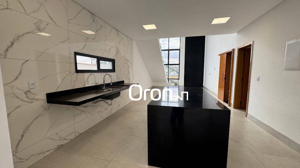 Sobrado, 4 quartos, 199 m² - Foto 2