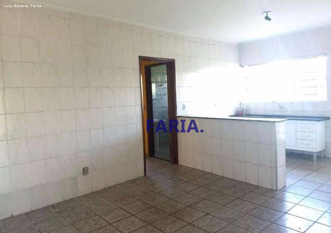 Casa à venda com 4 quartos, 144m² - Foto 3