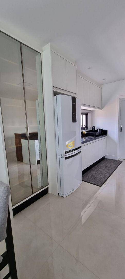 Apartamento à venda com 3 quartos, 111m² - Foto 4