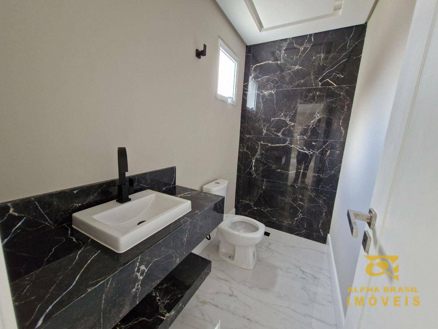 Casa à venda com 4 quartos, 371m² - Foto 7