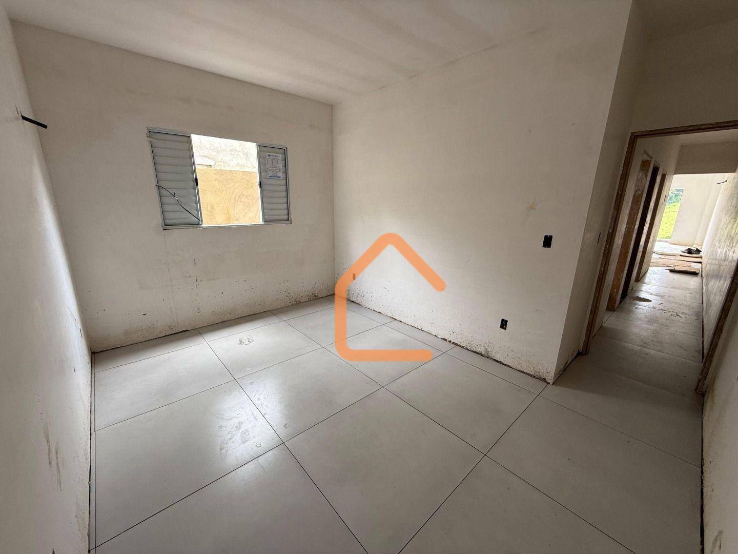 Casa à venda com 3 quartos, 100m² - Foto 5