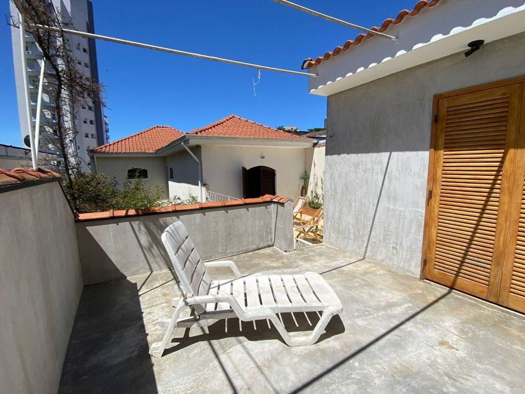 Casa à venda com 4 quartos, 250m² - Foto 4