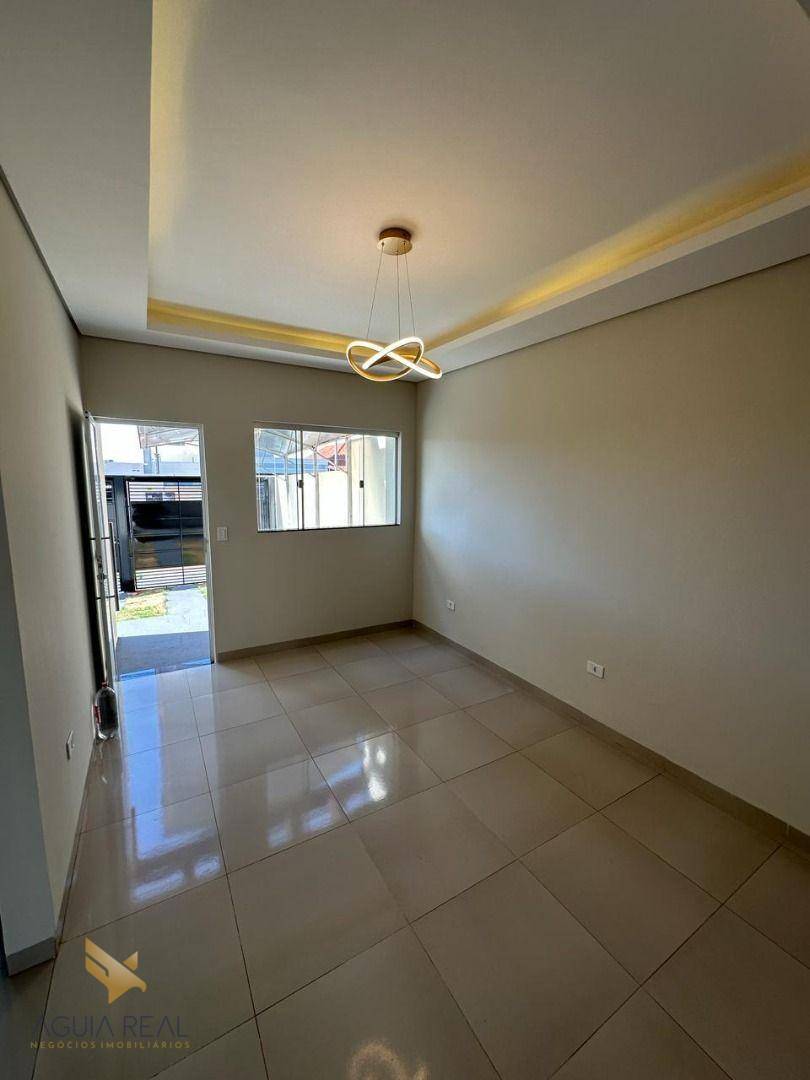 Casa à venda com 2 quartos, 112m² - Foto 2