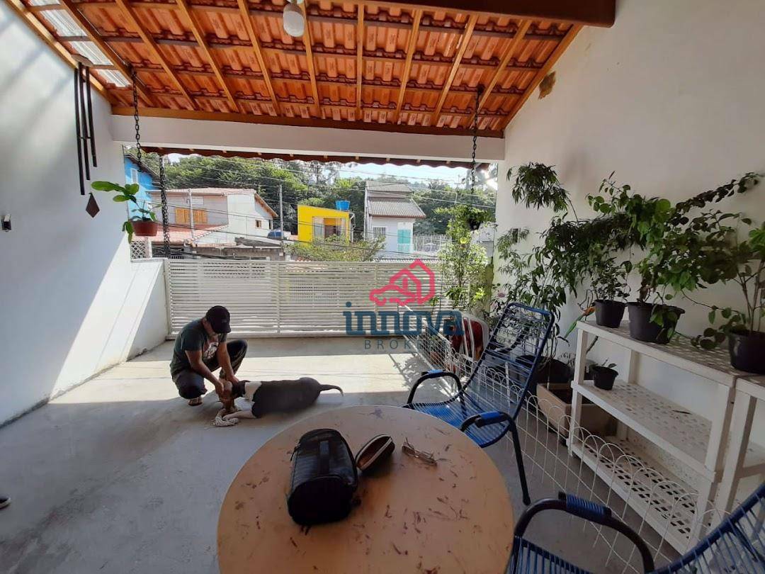 Casa à venda com 2 quartos, 125m² - Foto 4