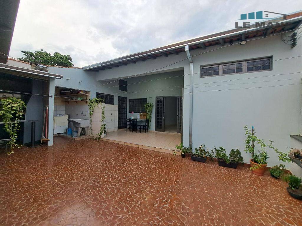 Casa à venda com 4 quartos, 250m² - Foto 17