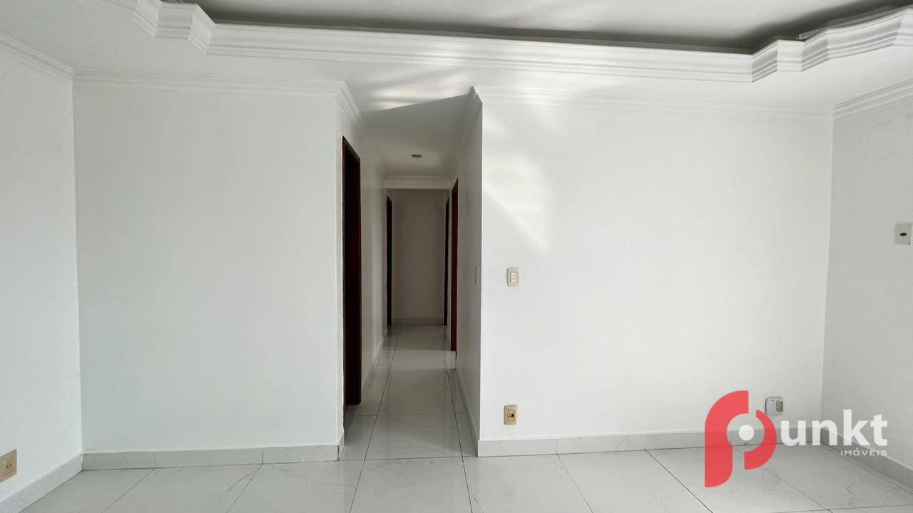 Apartamento para alugar com 3 quartos, 101m² - Foto 2