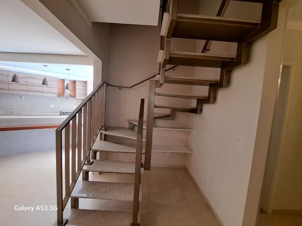 Casa de Condomínio para alugar com 2 quartos, 210m² - Foto 8