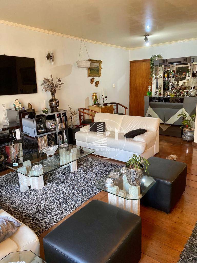 Apartamento à venda com 3 quartos, 141m² - Foto 1