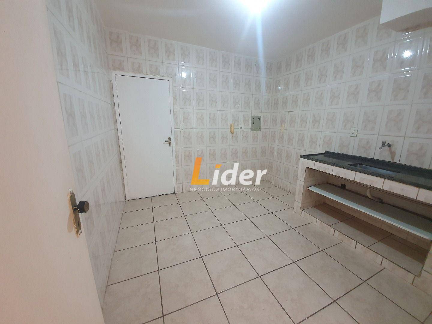 Apartamento para alugar com 3 quartos, 90m² - Foto 17