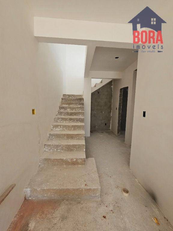 Casa à venda com 3 quartos, 95m² - Foto 14