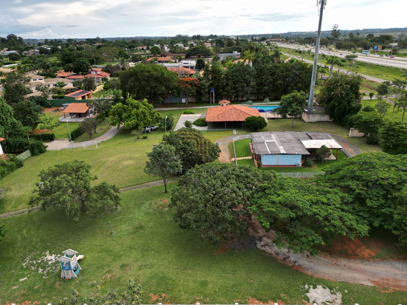 Casa de Condomínio para alugar com 4 quartos, 500m² - Foto 31