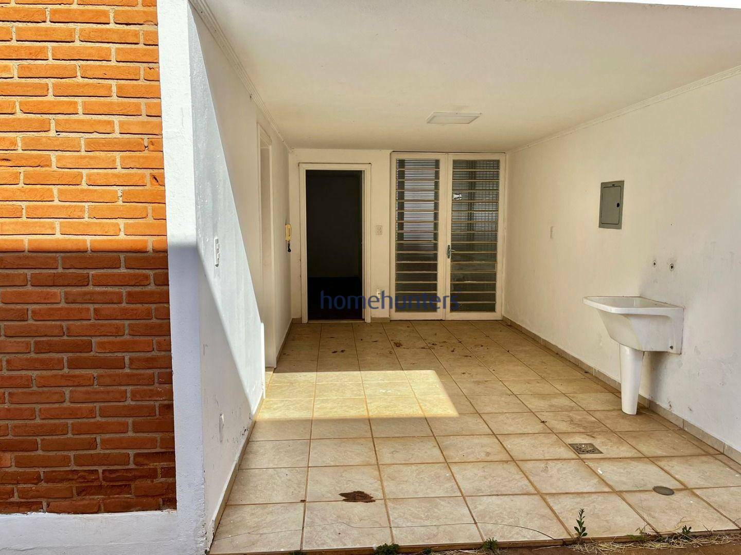 Casa para alugar com 5 quartos, 328m² - Foto 29