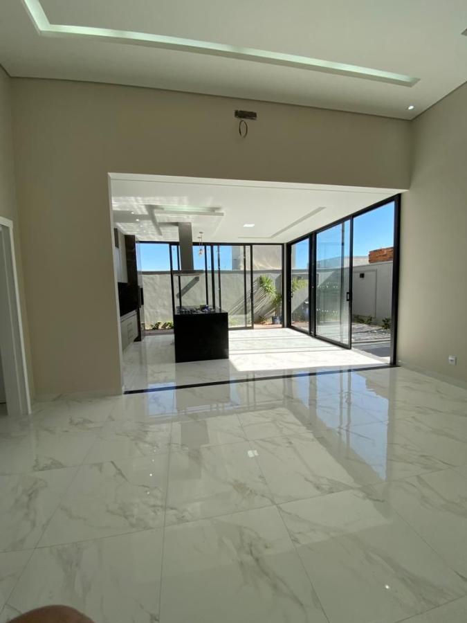 Casa à venda com 3 quartos, 163m² - Foto 2