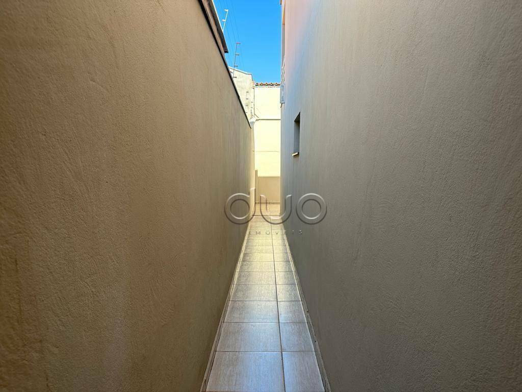 Casa à venda com 3 quartos, 200m² - Foto 17