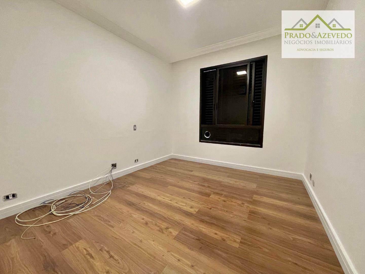 Apartamento à venda com 4 quartos, 245m² - Foto 14