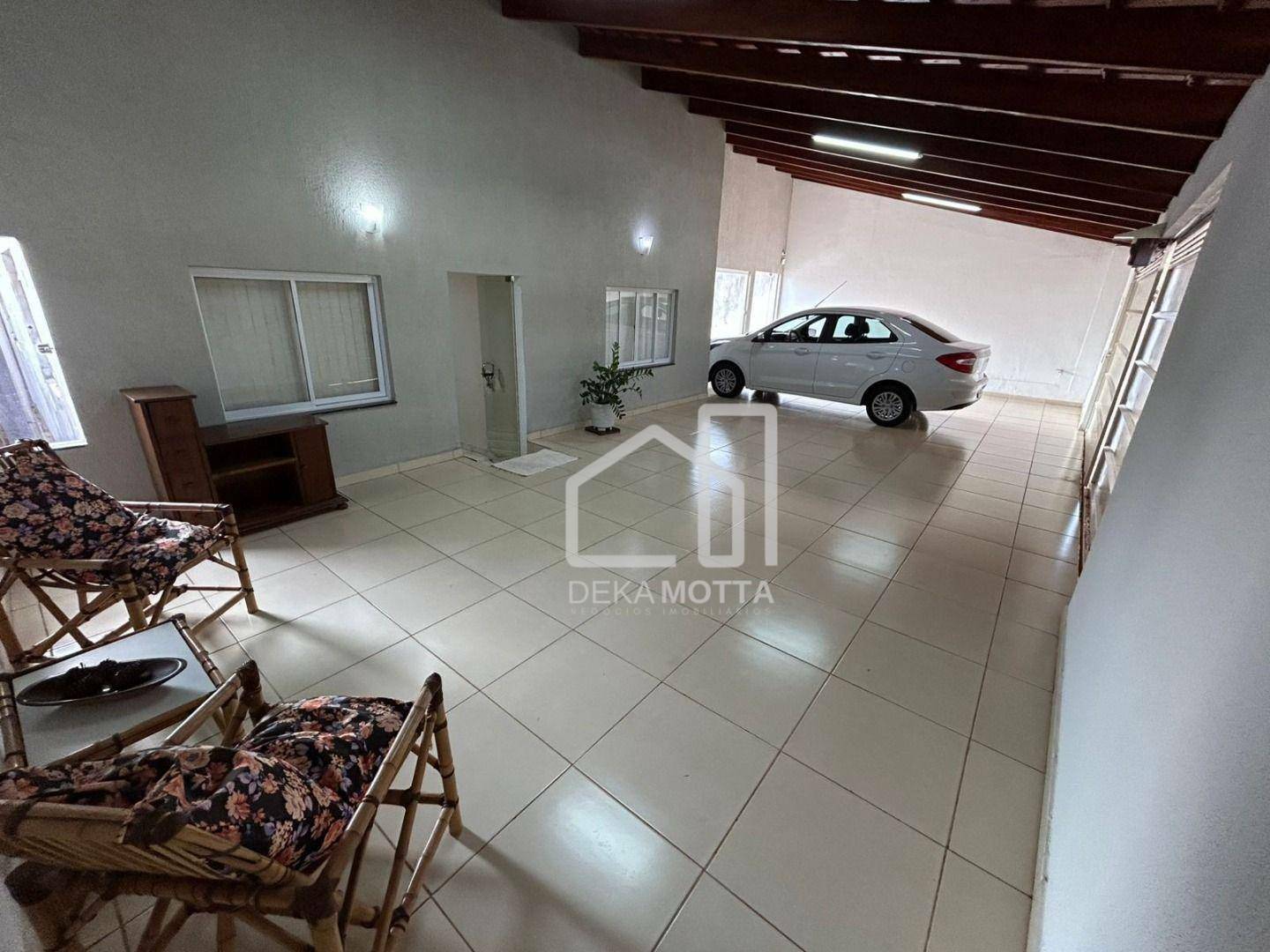 Casa à venda com 3 quartos, 130m² - Foto 1