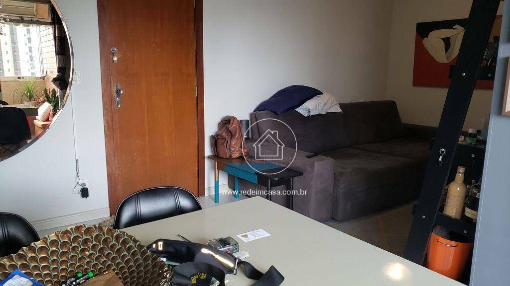 Apartamento à venda com 3 quartos, 95m² - Foto 8