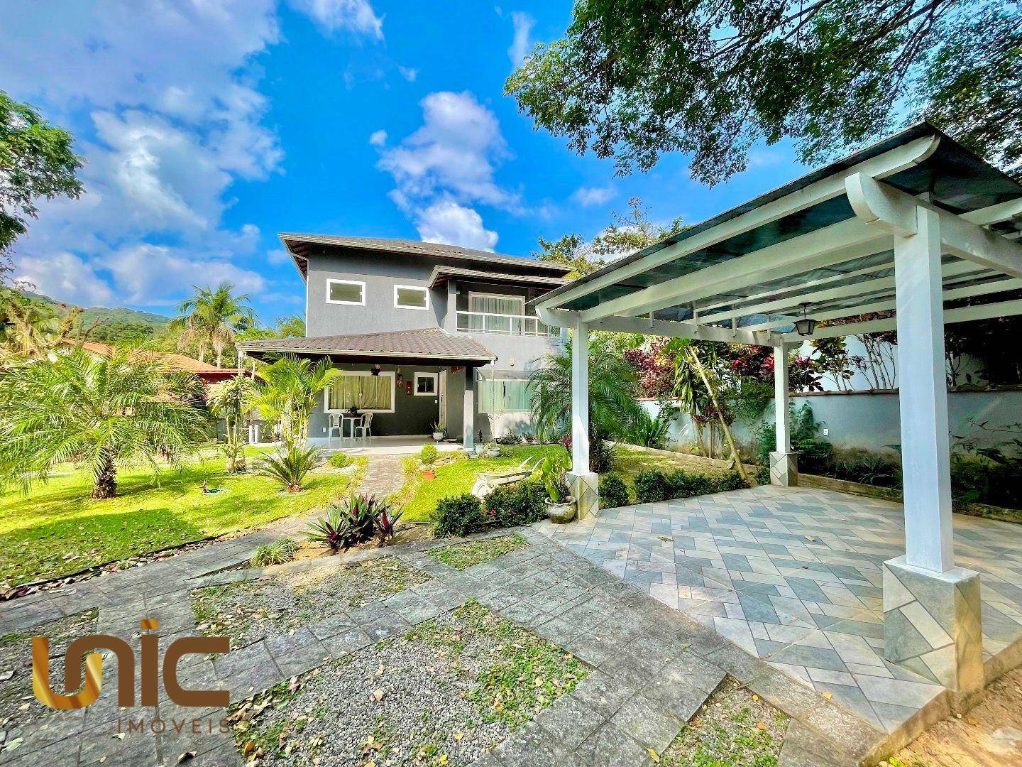 Casa de Condomínio à venda com 3 quartos, 220m² - Foto 2