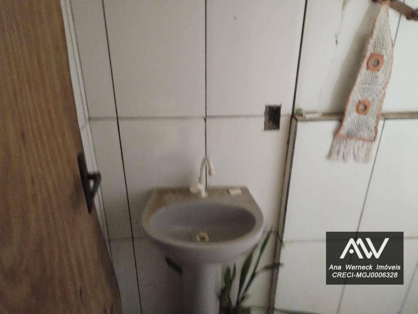 Casa à venda com 3 quartos, 80m² - Foto 14