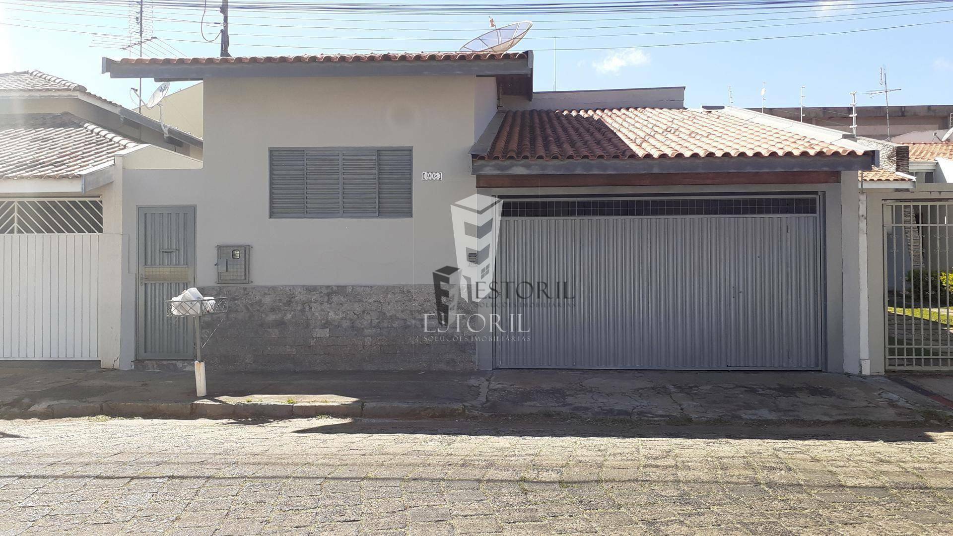 Casa à venda com 3 quartos - Foto 1