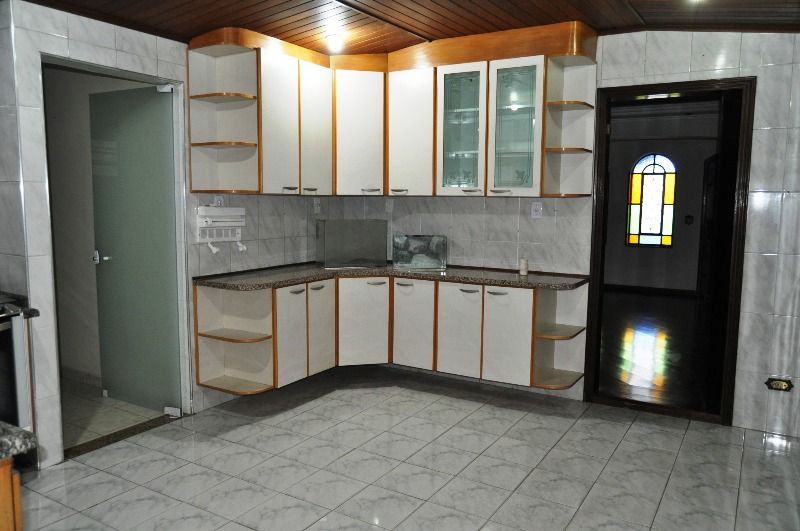 Casa à venda com 4 quartos, 190m² - Foto 4