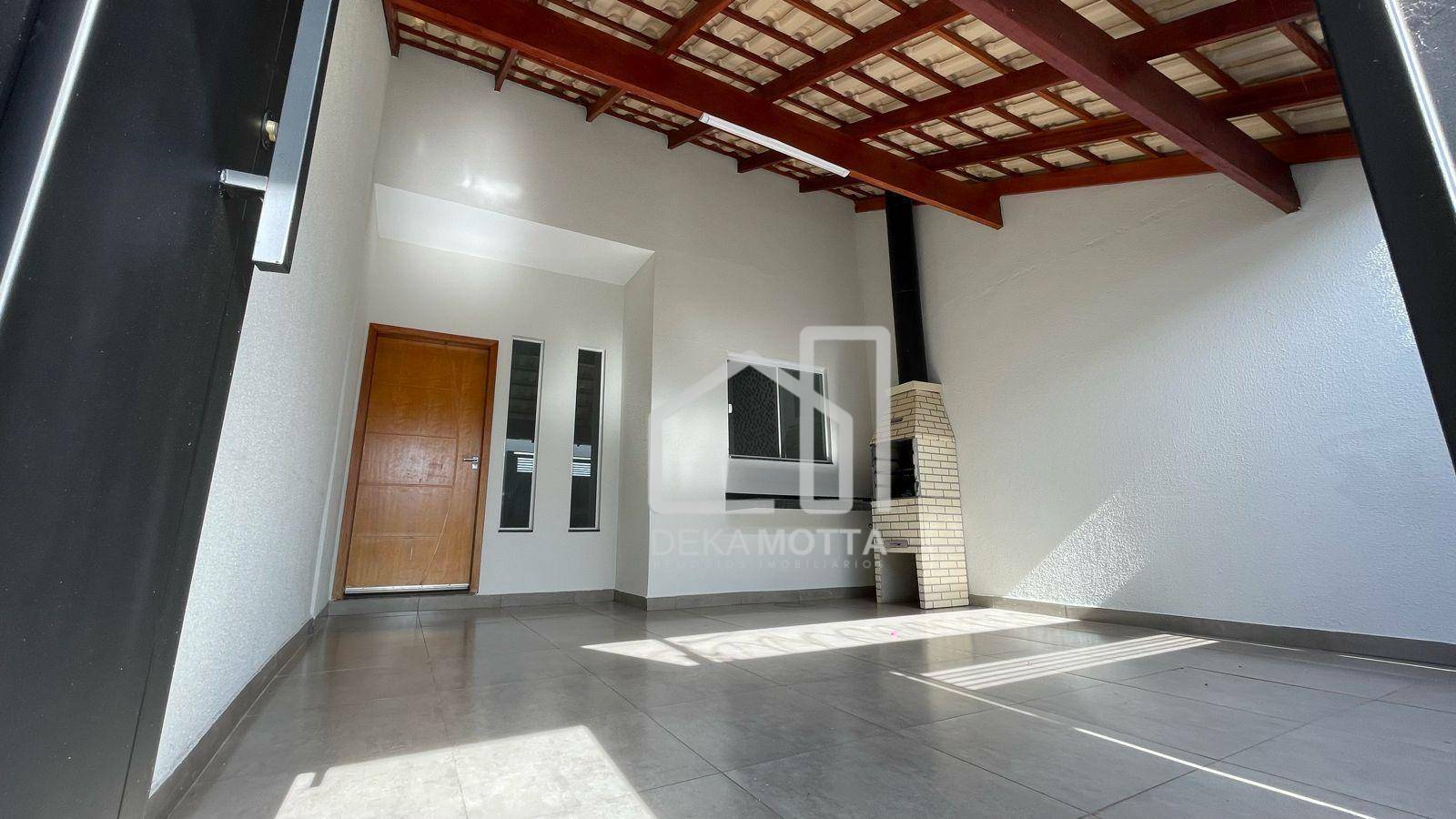 Casa à venda com 2 quartos, 70m² - Foto 1