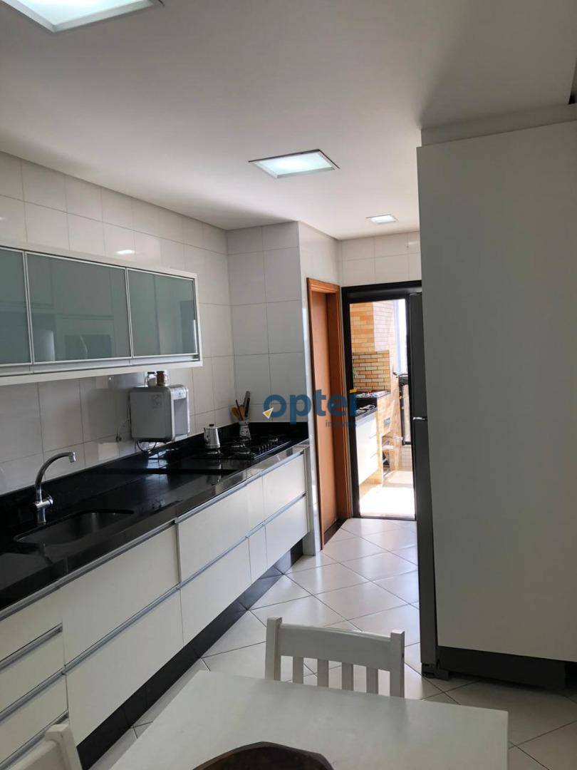 Apartamento à venda com 3 quartos, 185m² - Foto 9