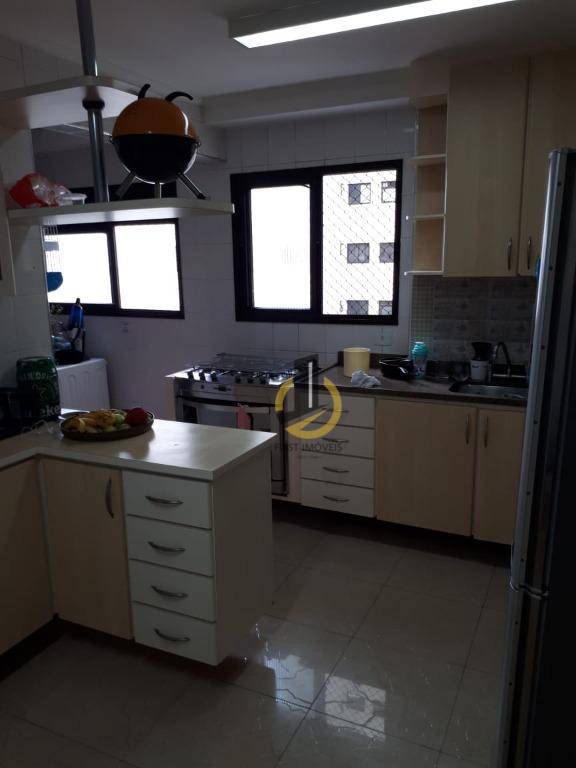 Apartamento à venda com 3 quartos, 137m² - Foto 15