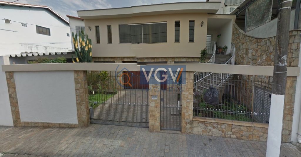 Sobrado à venda e aluguel com 3 quartos, 246m² - Foto 1