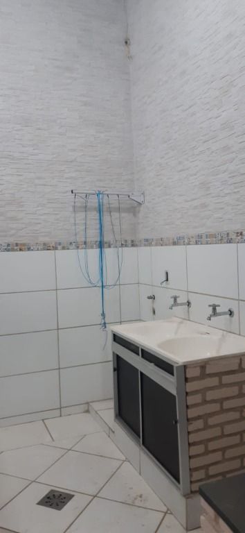 Casa à venda com 3 quartos, 170m² - Foto 2