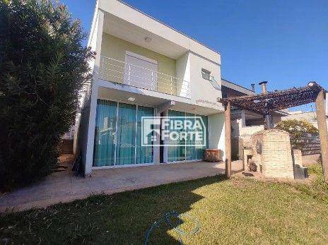 Casa de Condomínio para alugar com 3 quartos, 235m² - Foto 2