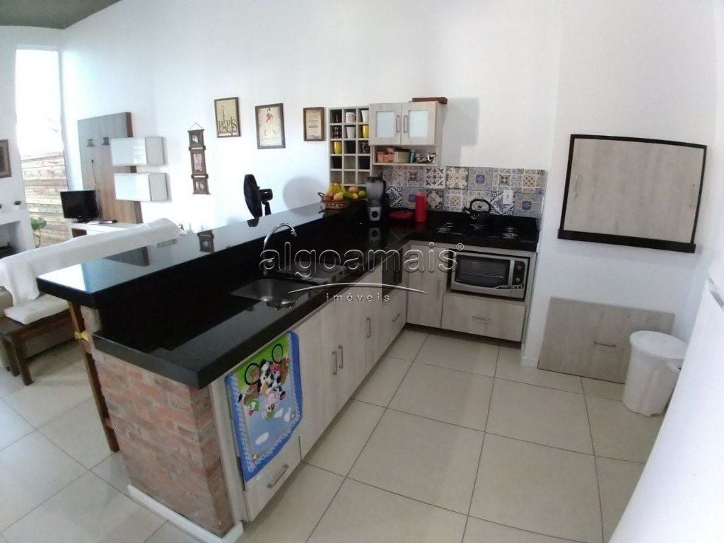 Casa à venda com 4 quartos, 180m² - Foto 3