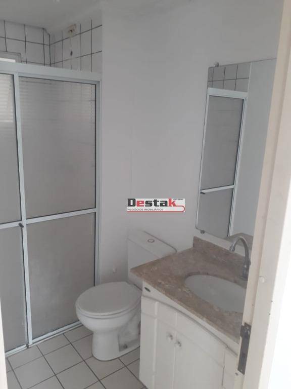 Apartamento à venda com 3 quartos, 67m² - Foto 2