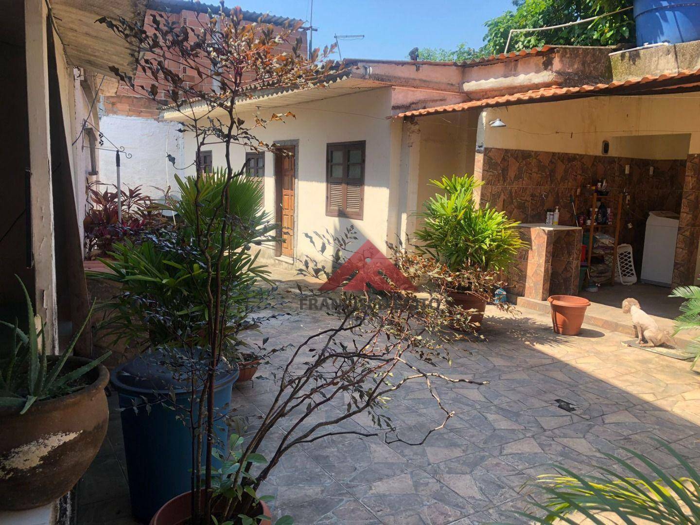 Casa à venda com 6 quartos, 170M2 - Foto 1