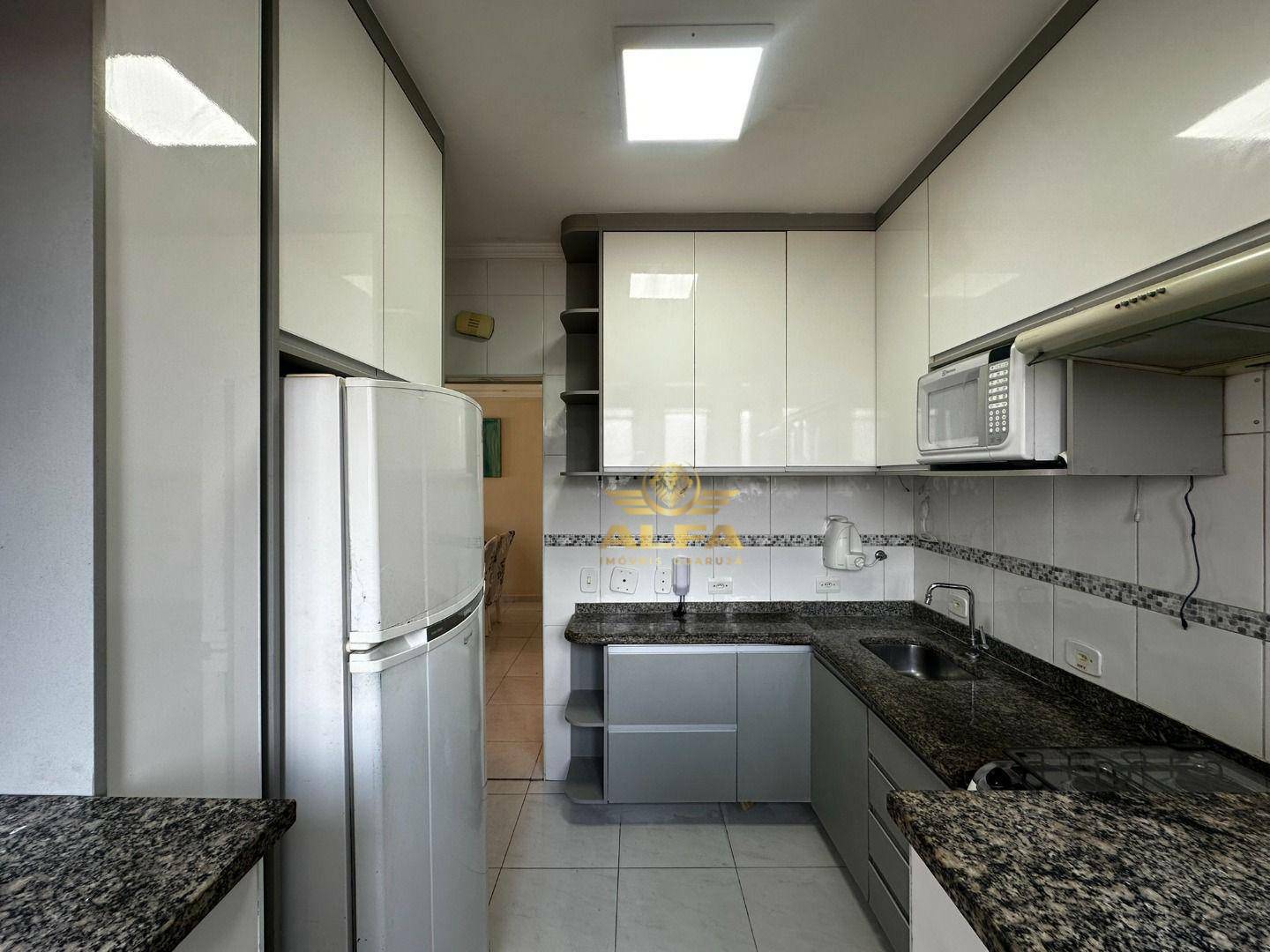 Apartamento à venda com 2 quartos, 70m² - Foto 17