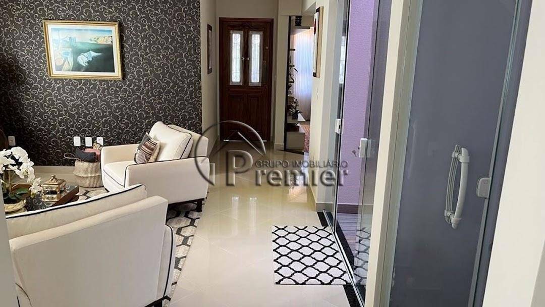 Casa à venda com 3 quartos, 264m² - Foto 1