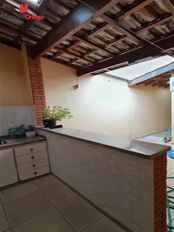 Casa à venda com 2 quartos, 115m² - Foto 9