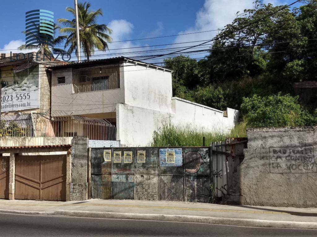 Casa à venda e aluguel com 4 quartos, 250m² - Foto 1